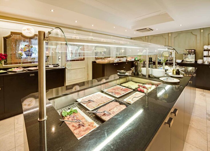 Frühstücksbuffet im Reschenhof in Mils