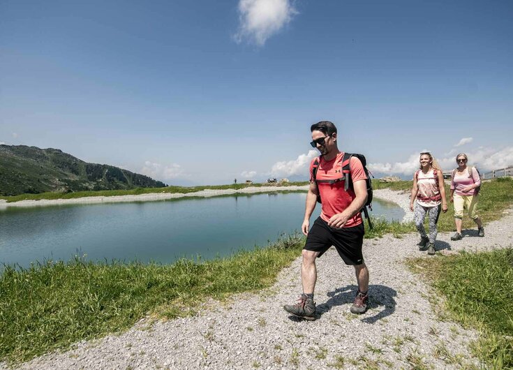 Wanderung um den Zirbensee