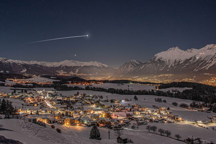 Adventstimmung über Tulfes Sternschnuppe über Tulfes in der Abendstimmung