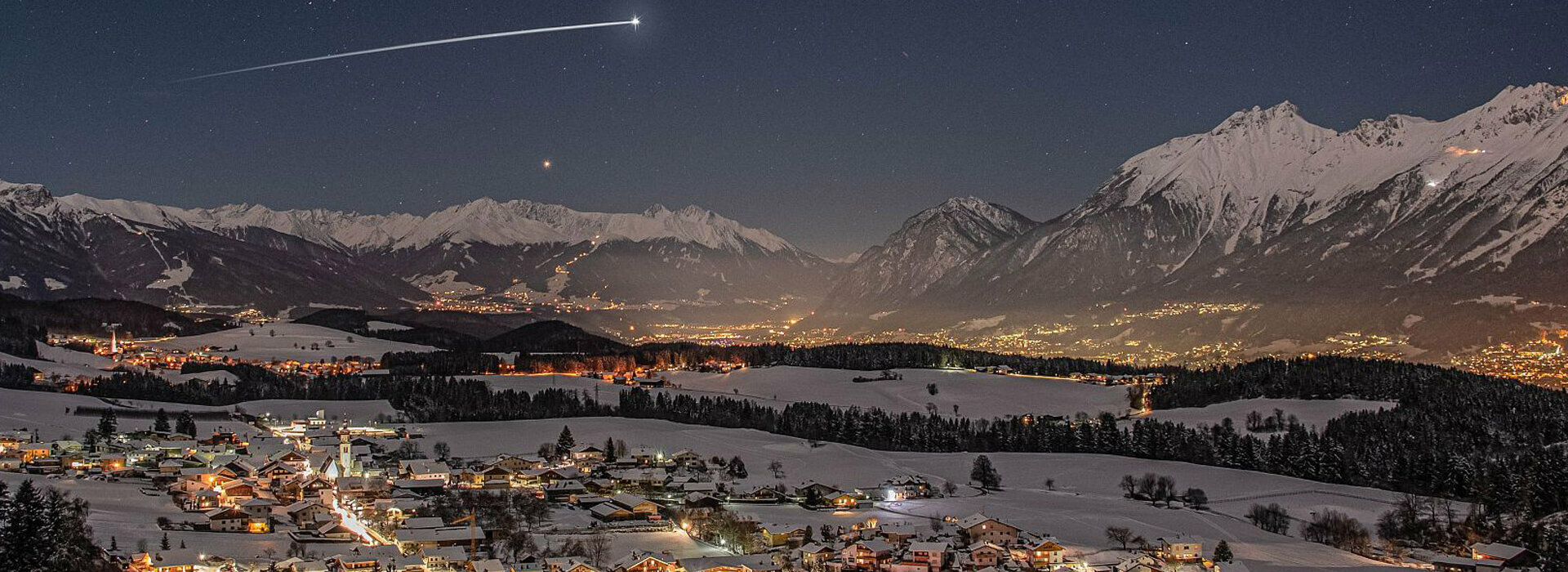 Adventstimmung über Tulfes Sternschnuppe über Tulfes in der Abendstimmung