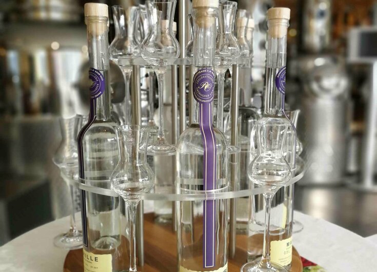 Likör-Verkostungen im Reschenhof Rondell mit verschiedenen Schnäpsen