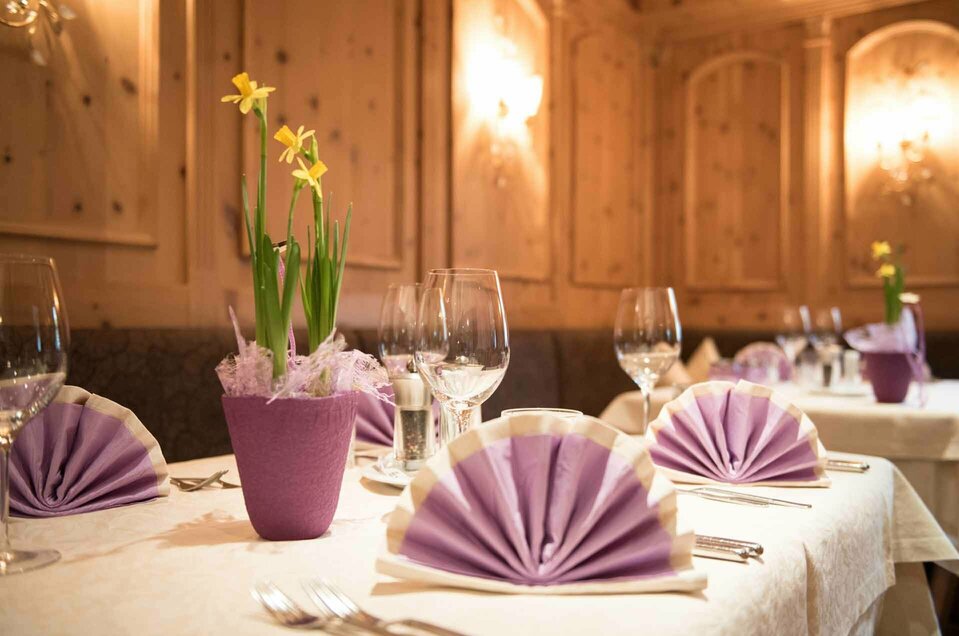 Gedeckte Tische in der Reschenstube