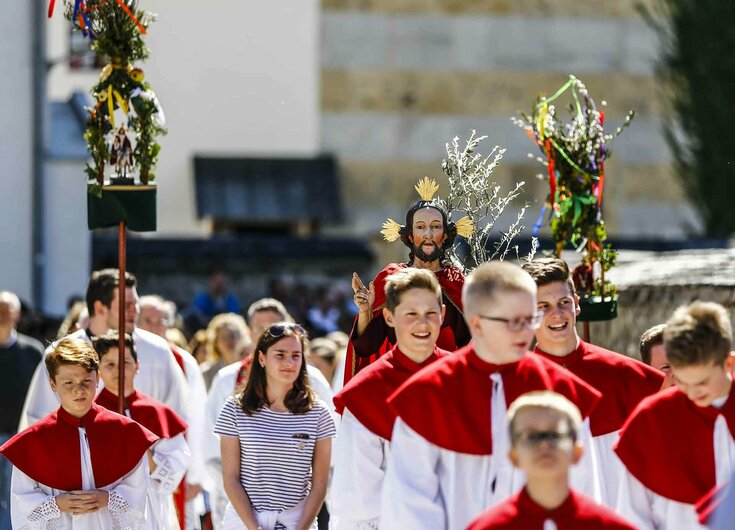 Palmprozession in der Region Palmprozession zu Ostern in Thaur