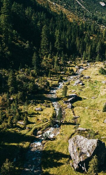 Hiking Wandern auf den Almen in Tirol