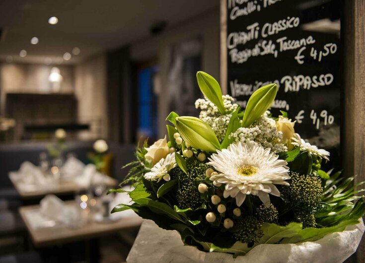 Restaurants im Reschenhof Blumenstrauß im Restaurant des Reschenhofs