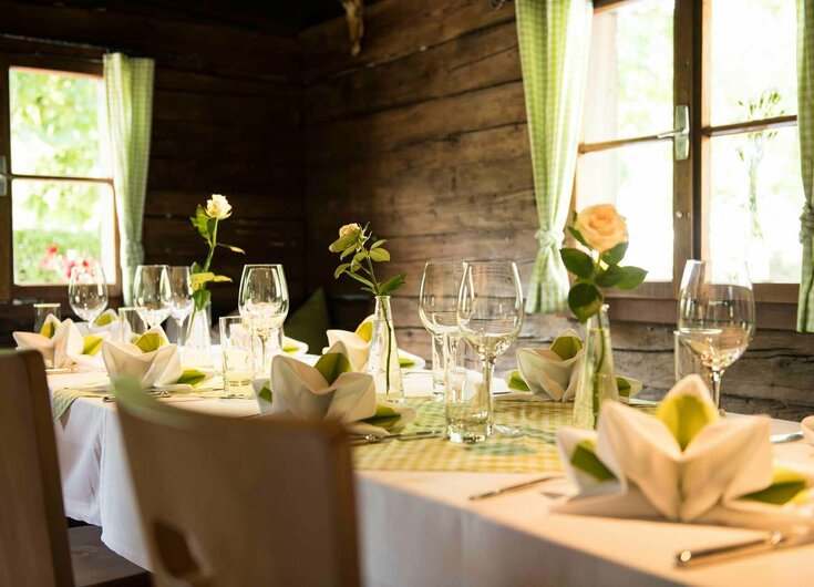 Tische in der Reschenalm Gedeckte Tische in der Reschenalm