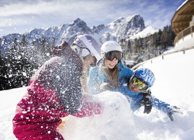 Schneeballschlacht auf der Piste