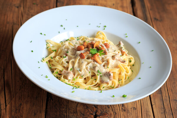 Spaghetti mit frischen Pfifferlingen
